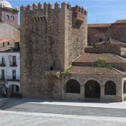 Torre de Bujaco y Ermita de la Paz. Cáceres