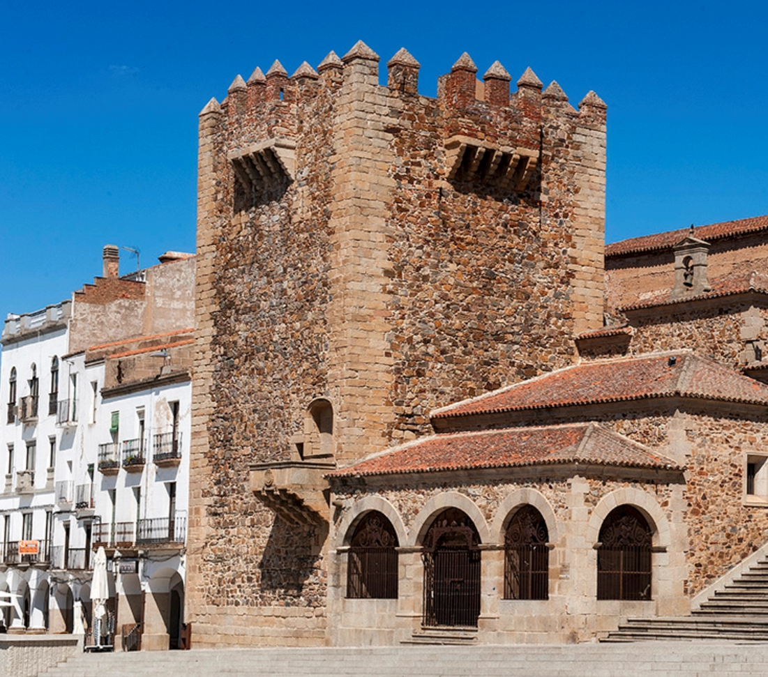 Torre Bujaco y Ermita de la Paz. Cáceres