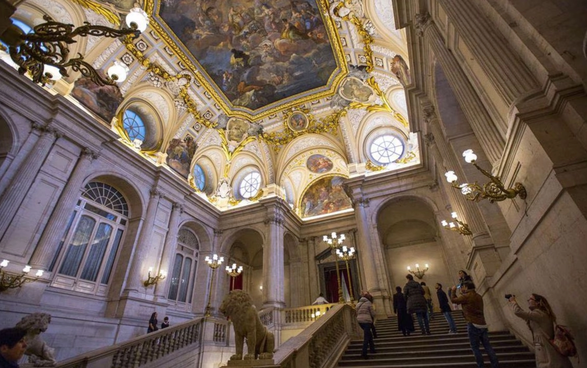 Escalera acceso. Palacio Real de Madrid